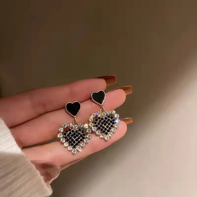 Black Heart  Earrings For Woman